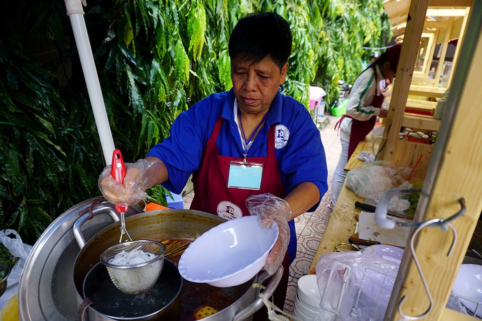 Quy trình chế biến khá sạch sẽ.