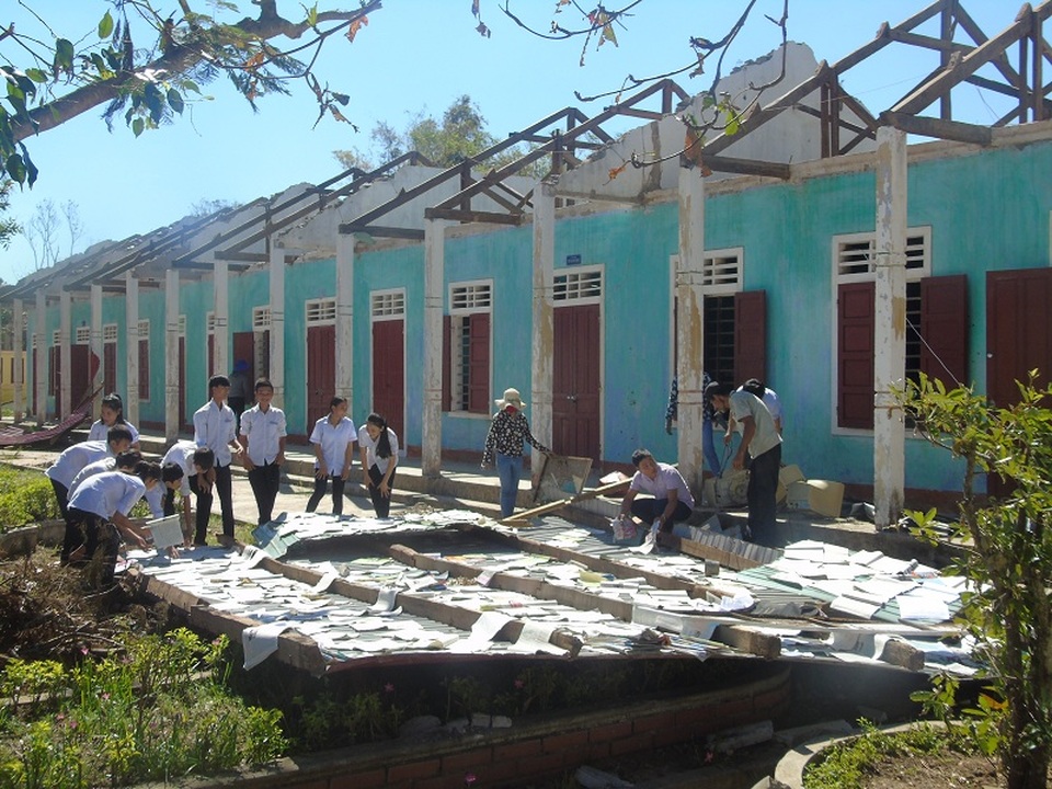 “Trường chúng em bay mái, sắp sập mất thôi!” - 3