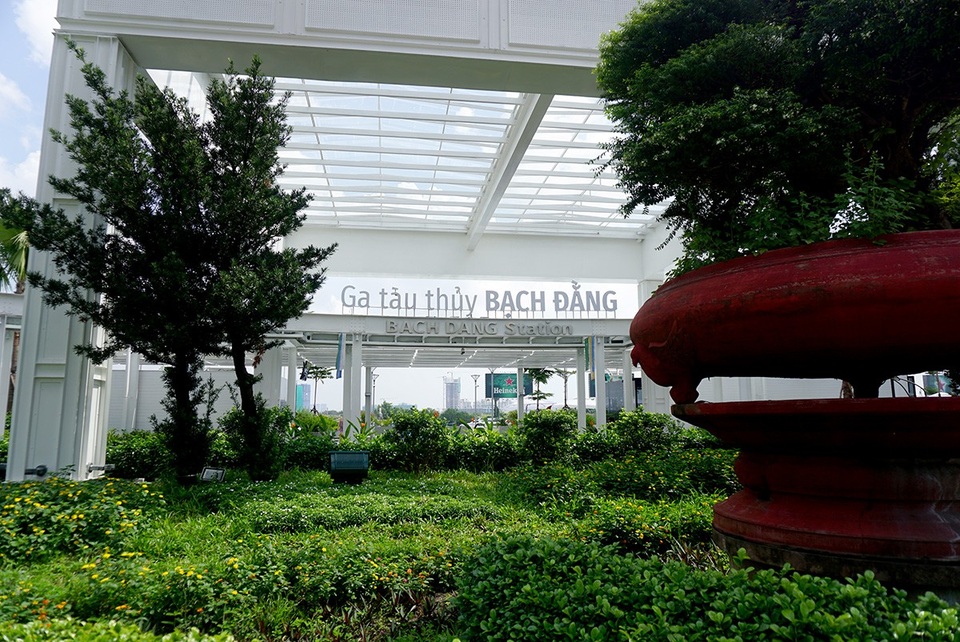 Cận cảnh bến buýt đường sông đầu tiên ở Sài Gòn - 10
Tàu buýt sông sẽ chính thức hoạt động từ ngày 25/11 tới.