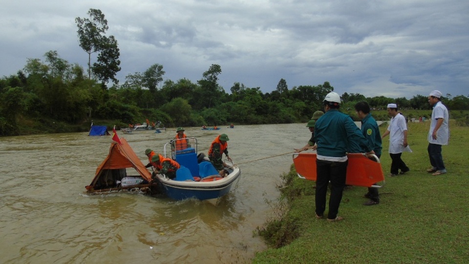 Thủy điện xả nước phục vụ diễn tập cứu người trong lũ - 4