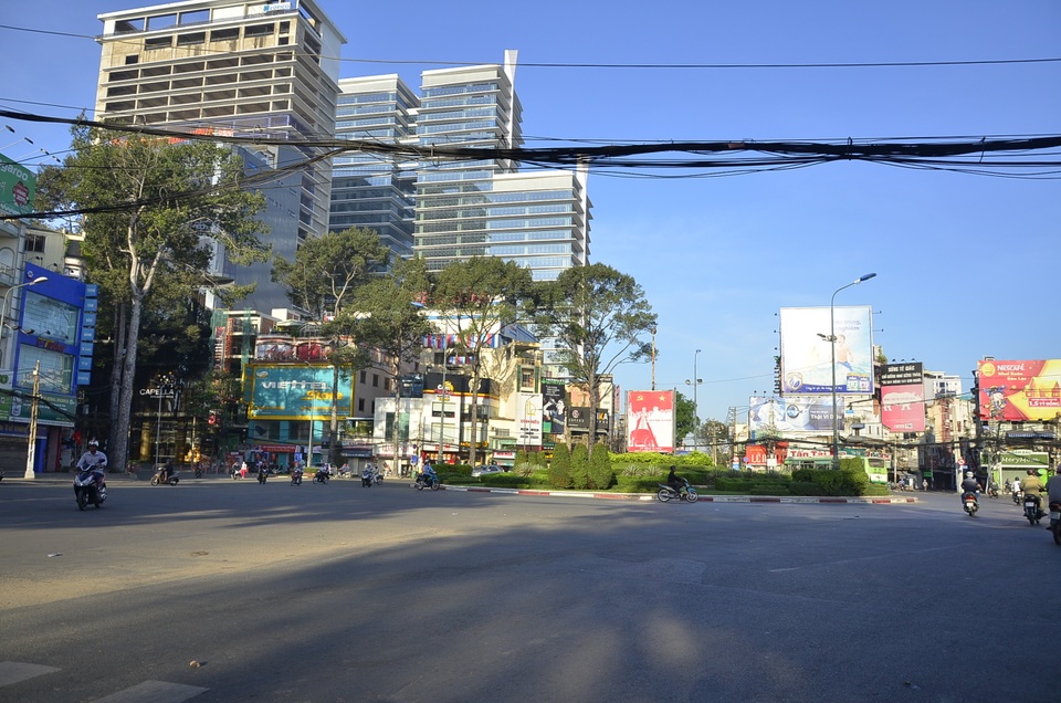 Một Sài Gòn không ồn ào, khác lạ trong ngày đầu năm mới - 13 Một Sài Gòn không ồn ào, khác lạ trong ngày đầu năm mới - 13