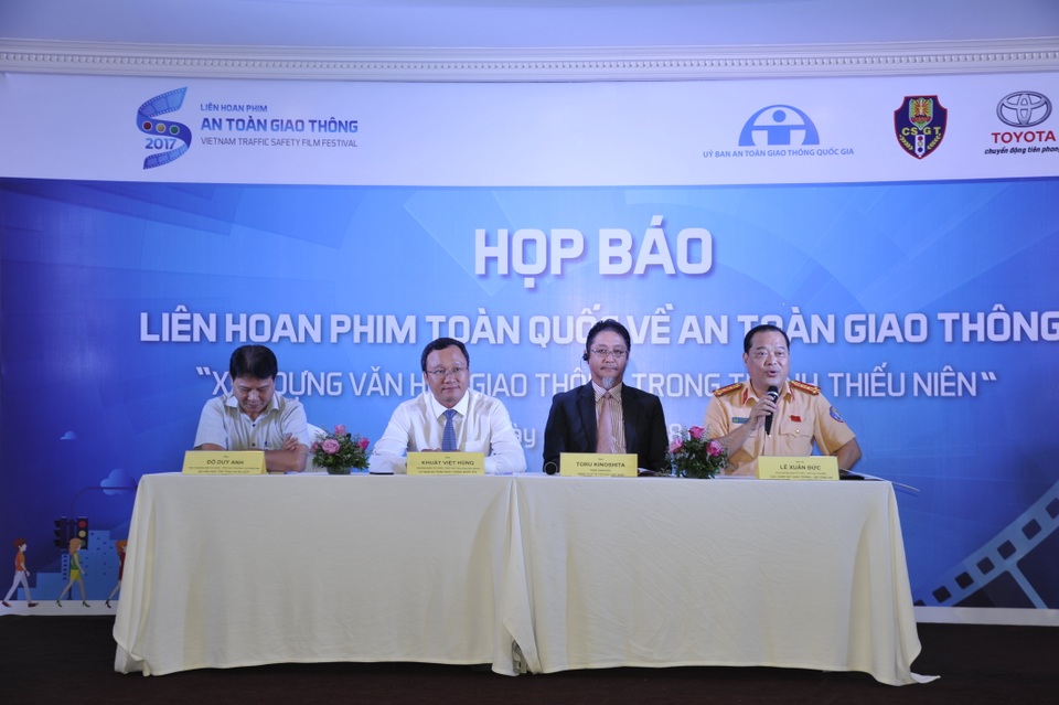 Tổ chức liên hoan phim toàn quốc về an toàn giao thông - 1 Liên hoan phim toàn quốc về An toàn giao thông 2017 có chủ đề Xây dựng văn hóa giao thông trong thanh, thiếu niên