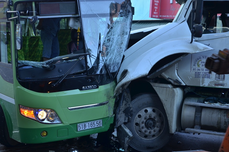 
Hiện trường vụ tai nạn nghiêm trọng khiến hơn 10 người bị thương.
