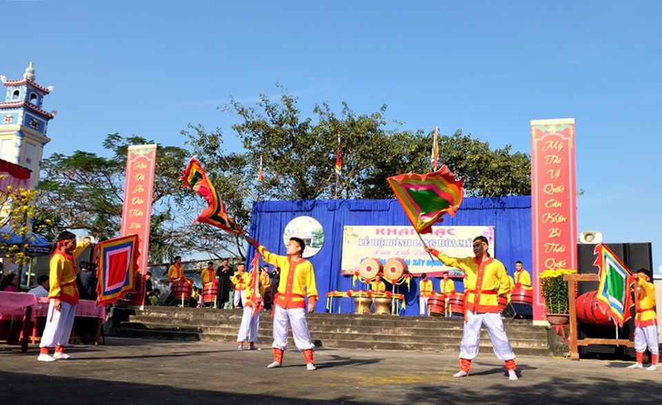 Đà Nẵng rộn ràng hội làng giữa phố - 1 Lễ hội đình làng Hòa Mỹ vừa khai mạc sáng 8/2, nhằm 12 tháng Giêng năm Đinh Dậu