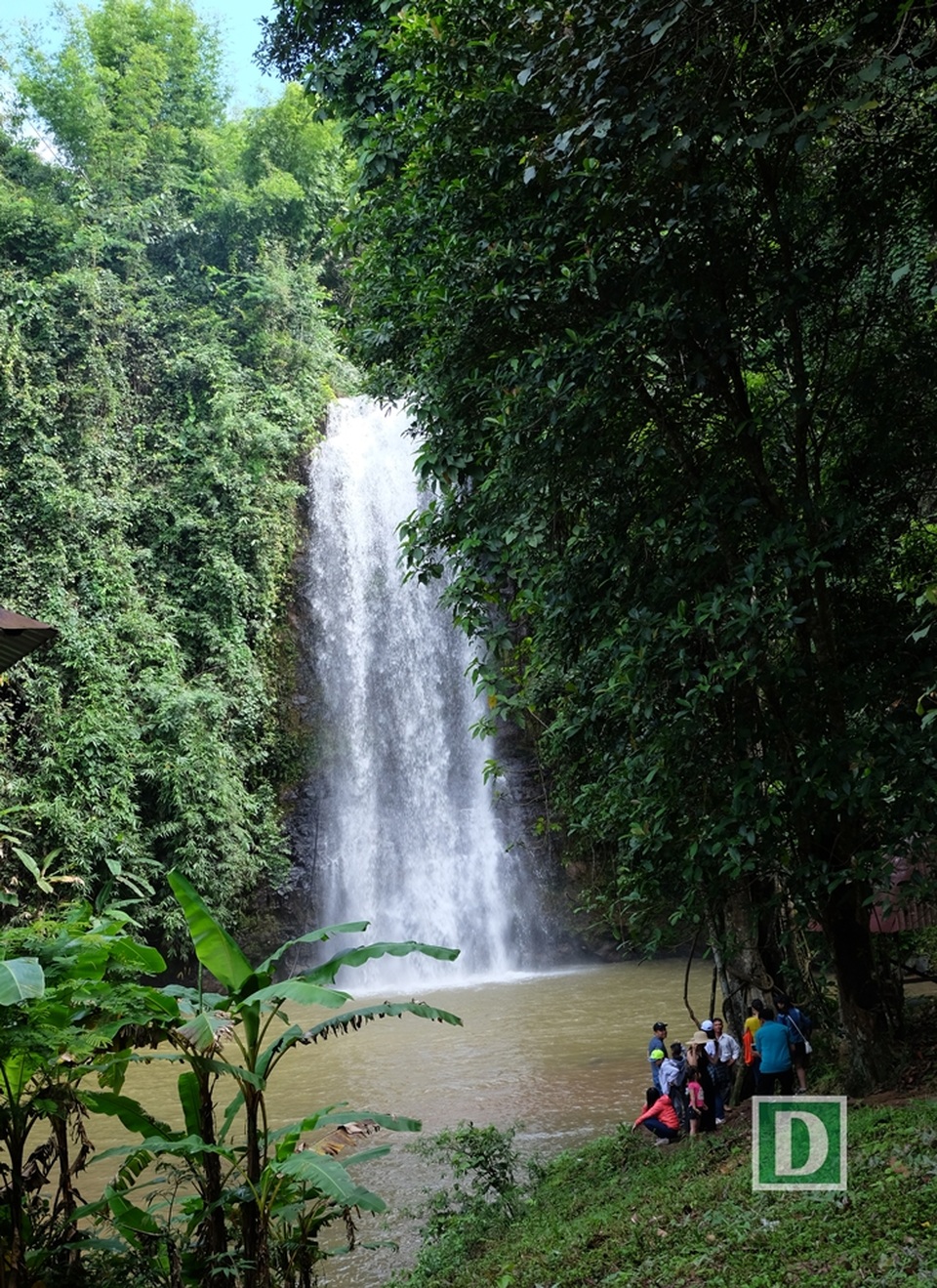 Kỳ thú hành trình “phượt” Măng Đen - 10
Thác Pa Sỹ cũng là một trong những điểm đến không thể bỏ qua ở vùng đất “7 hồ 3 thác”. Giá vào cổng khu du lịch sinh thái Thác Pa Sỹ là 15 nghìn đồng/người (miễn phí trẻ em)