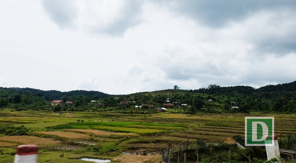 Kỳ thú hành trình “phượt” Măng Đen - 1
Măng Đen (huyện Kon Plong, Kon Tum) nằm ở độ cao từ 1000 - 1200 mét so với mực nước biển, nằm giữa hai đèo Măng Đen (nối TP. Kon Tum với Măng Đen) và đèo Violak (nối Măng Đen với huyện Ba Tơ, Quảng Ngãi). Tên gọi Măng Đen xuất phát từ tên T’măng Deeng của người Mơ Nông , có nghĩa là vùng đất bằng phẳng và rộng lớn.