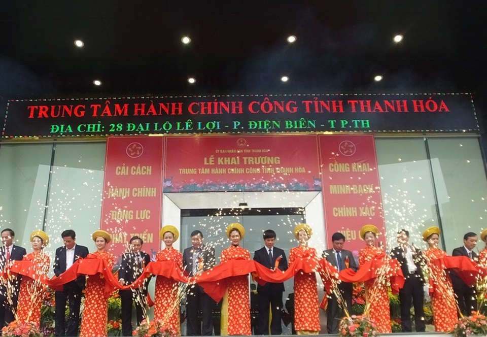 Thanh Hóa: Vẫn còn nhũng nhiễu trong giải quyết thủ tục hành chính - 1 Văn phòng UBND tỉnh Thanh Hóa tổ chức lễ khai trương Trung tâm hành chính công
