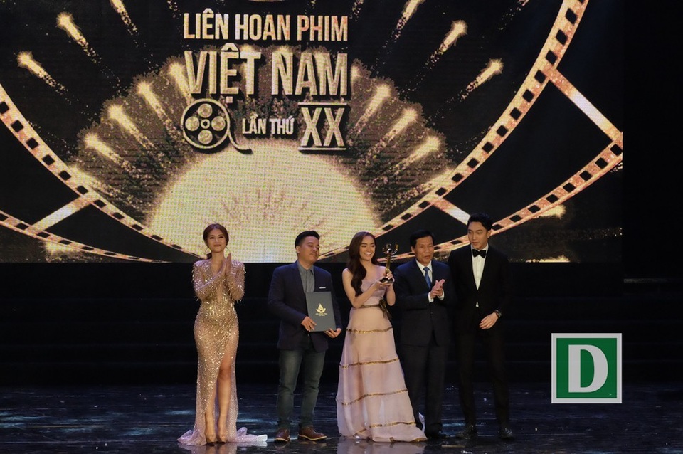 “Em chưa 18” đoạt giải thưởng Bông Sen Vàng - 11 Em chưa 18 đoạt Bông Sen Vàng ở hạng mục phim truyện điện ảnh