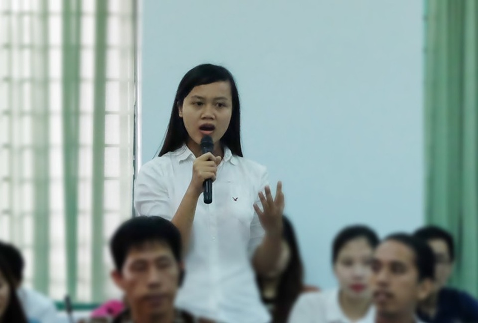 Sinh viên mới ra trường thì lấy đâu ra kinh nghiệm? - 2 Sinh viên bày tỏ mong muốn doanh nghiệp bớt định kiến sinh viên mới ra trường thì không biết làm gì, và nêu băn khoăn: sinh viên mới ra trường thì tích lũy kinh nghiệm ở đâu?