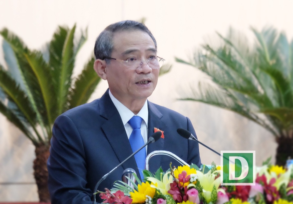 Bí thư Đà Nẵng: Công chức tăng, thủ tục giảm mà việc vẫn chậm! - 1 Bí thư Thành ủy Đà Nẵng Trương Quang Nghĩa: Vì sao những năm gần đây số lượng cán bộ, công chức, viên chức của thành phố tăng vượt chỉ tiêu được quy định; thủ tục hành chính ngày càng được cắt giảm; song tiến độ công việc vẫn chậm, hiệu quả chưa cao?