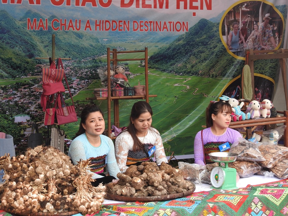 Khai mạc Liên hoan làng du lịch cộng đồng các tỉnh Tây Bắc mở rộng 2017 - 2 Khai mạc Liên hoan làng du lịch cộng đồng các tỉnh Tây Bắc mở rộng 2017 - 2