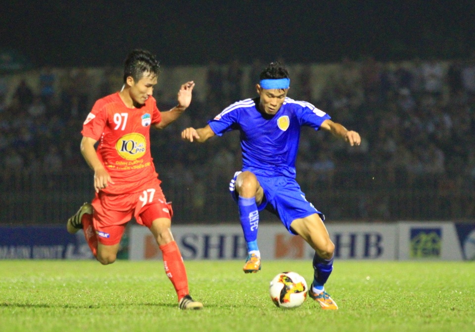 
Trận đấu diễn ra khá hấp dẫn - Ảnh: Khánh Quang
