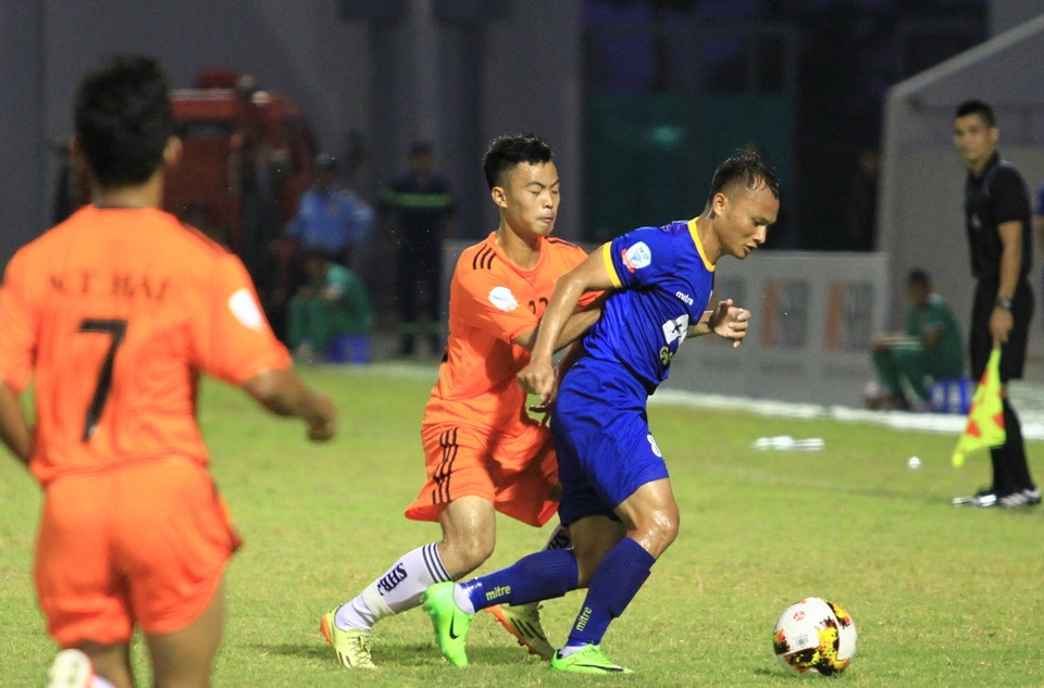 SHB Đà Nẵng đè bẹp FLC Thanh Hóa trong ngày Merlo trở lại - 1
FLC Thanh Hóa không thể hiện được nhiều trên sân