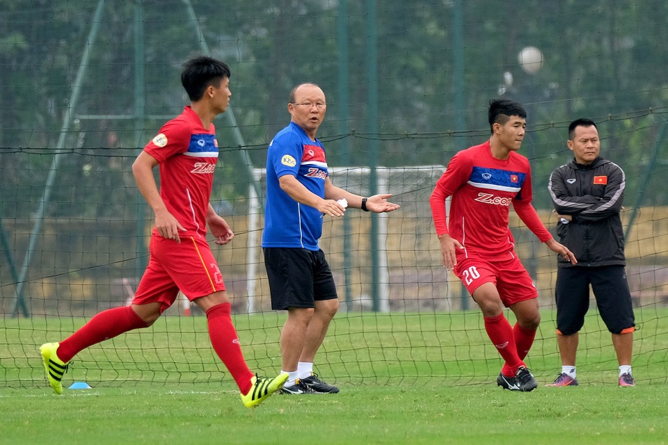 HLV Park Hang Seo sẽ kế thừa bộ khung đội hình của HLV Mai Đức Chung? - 1 
Nhiều gương mặt được trọng dụng dưới thời HLV Mai Đức Chung sẽ tiếp tục được HLV Park Hang Seo tin dùng? (ảnh: Gia Hưng)