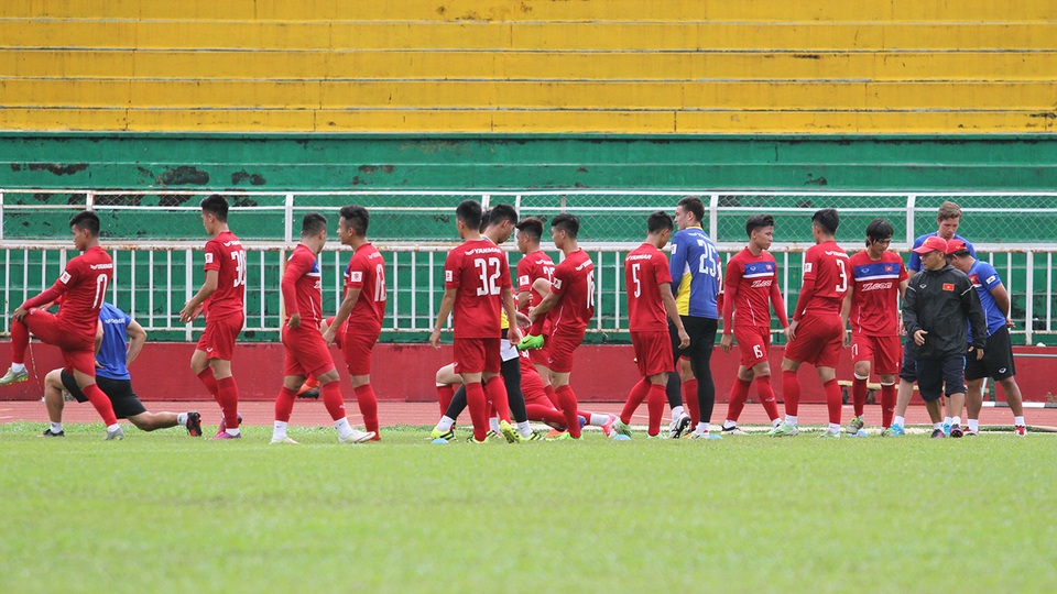 Đội tuyển Việt Nam tập luyện trong cảnh thiếu hụt quân số - 2 Hiện đội chỉ mới có 17 cầu thủ