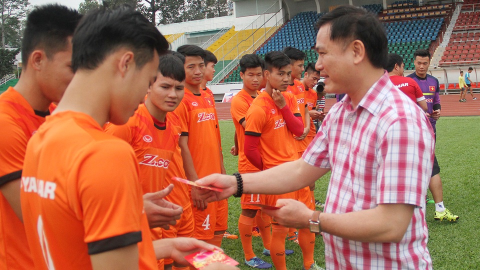 VFF cũng lì xì lấy may cho các thành viên của đội tuyển nhân dịp đầu năm