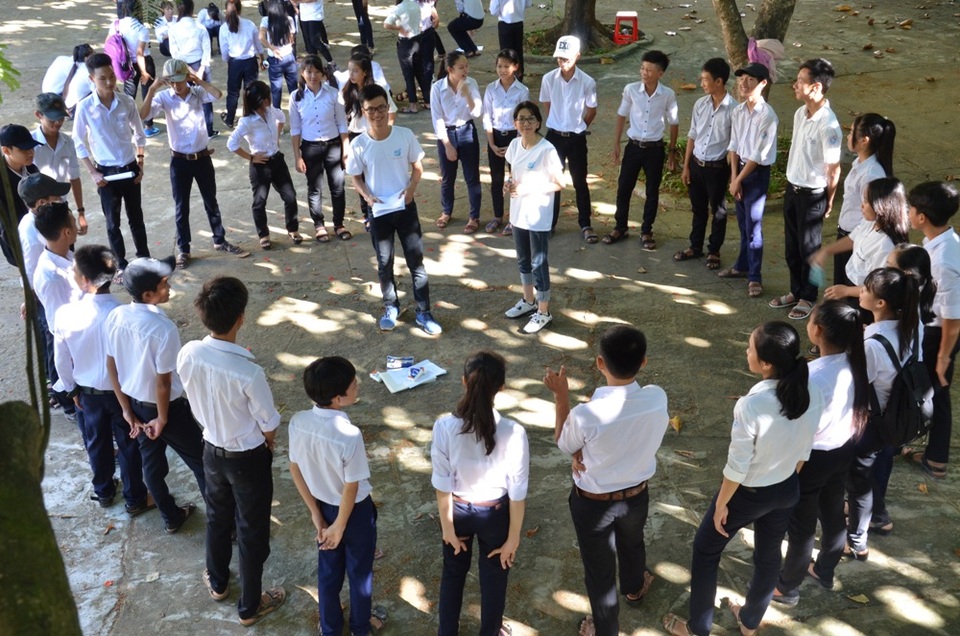 Khởi động dự án dạy miễn phí cho học sinh trong hè ở Lý Sơn - 2 Học sinh Lý Sơn sẽ được hướng dẫn kiến thức xây dựng kỹ năng sống, tiếp cận cơ hội nghề nghiệp.