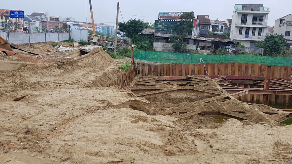 Dự án “khủng” cải thiện môi trường nước xin gia hạn 1 năm - 1 Gói thầu tại cầu Phát Lát đang tạm dừng để đánh giá chất lượng