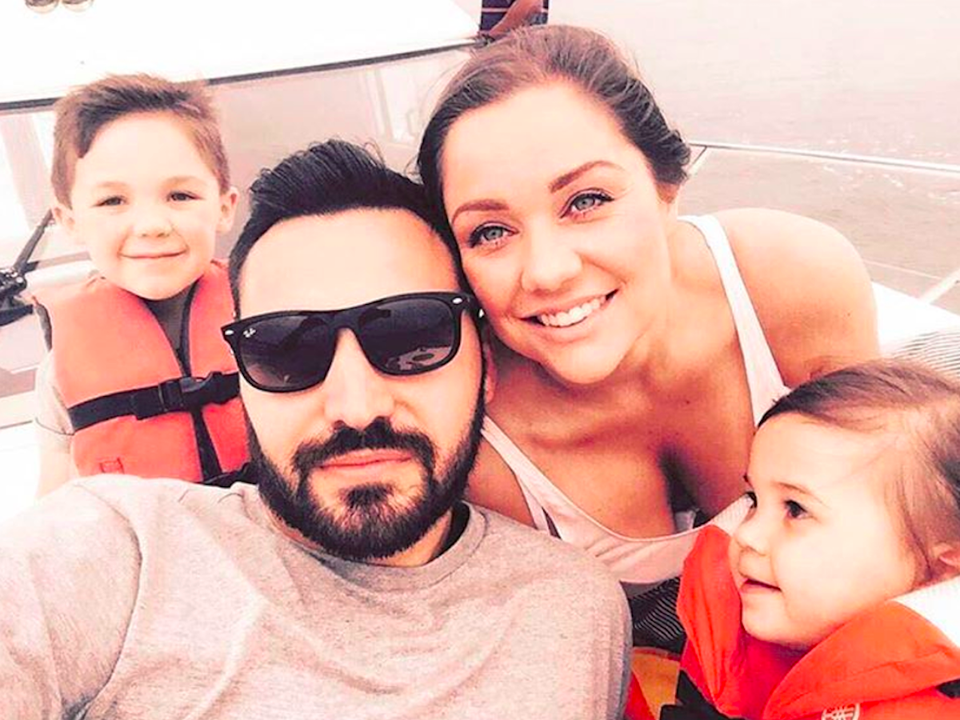 Cả gia đình bán hết tài sản du lịch khắp thế giới và không hẹn ngày về - 2