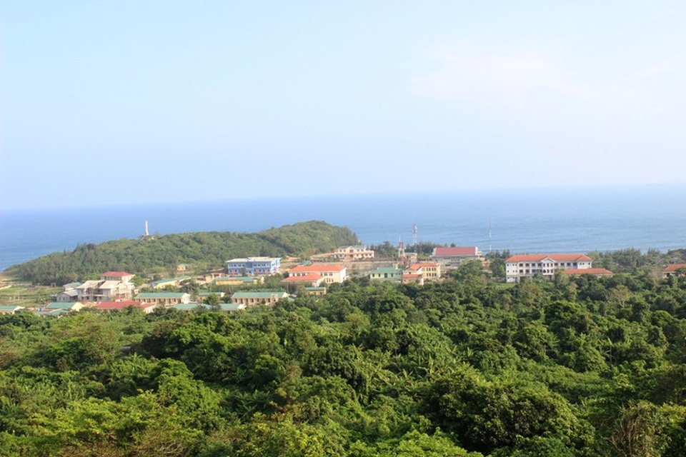 Những điểm du lịch hấp dẫn trên “đất lửa” Quảng Trị - 12 Đảo Cồn Cỏ mang nhiều tiềm năng chưa được đánh thức