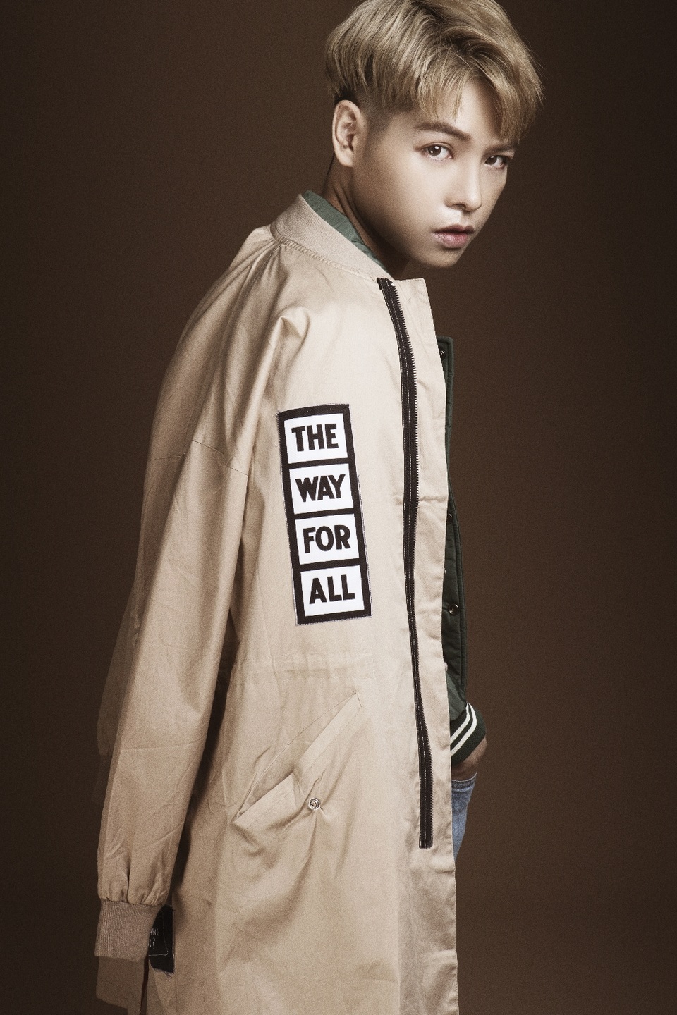 Đức Phúc hoàn toàn tự tin từ ngoại hình cho đến phong cách của mình so với sự e dè ngày trước.