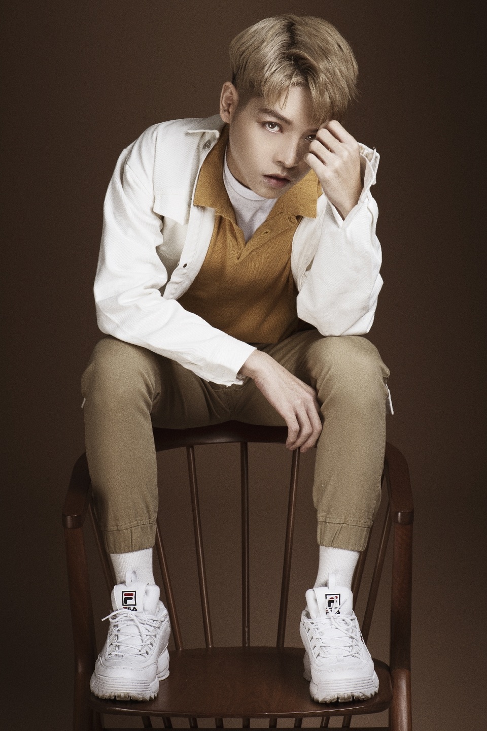 Ngoài ra, nam ca sĩ cũng hy vọng mọi người sẽ có cái nhìn khách quan hơn về sản phẩm âm nhạc mà mình bỏ nhiều tâm sức đầu tư hơn là nó được chú ý chỉ do sự thay đổi từ ngoại hình của người thể hiện.