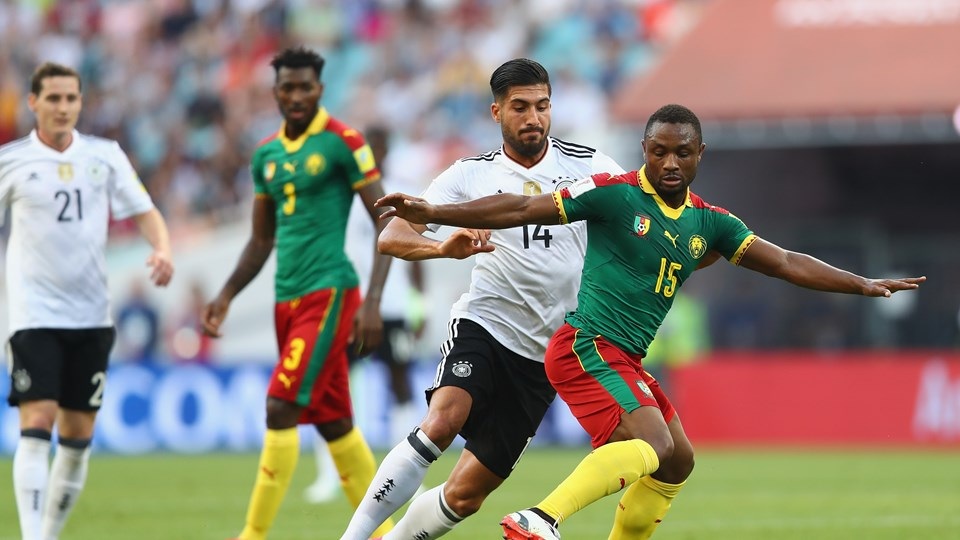 Hạ gục Cameroon, Đức gặp Mexico ở bán kết Confederations Cup - 10
Cameroon (xanh) đang xây dựng được thế trận khá tốt