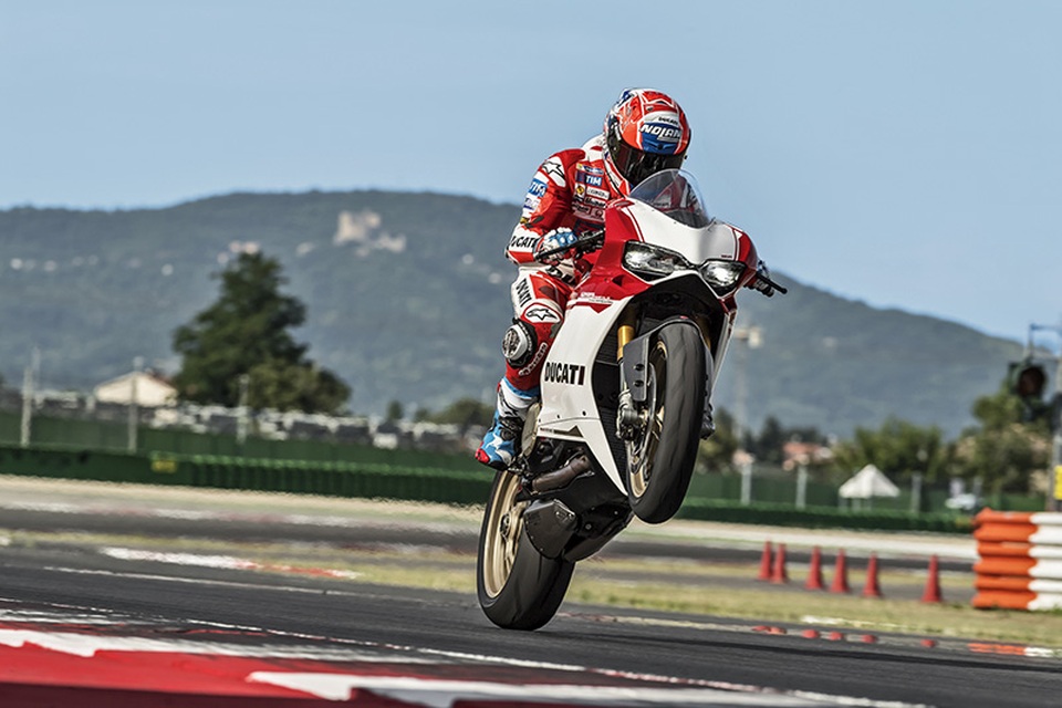 Ducati 1299 Panigale S Anniversario - Dấu ấn 90 năm - 15 Ducati 1299 Panigale S Anniversario - Dấu ấn 90 năm - 15