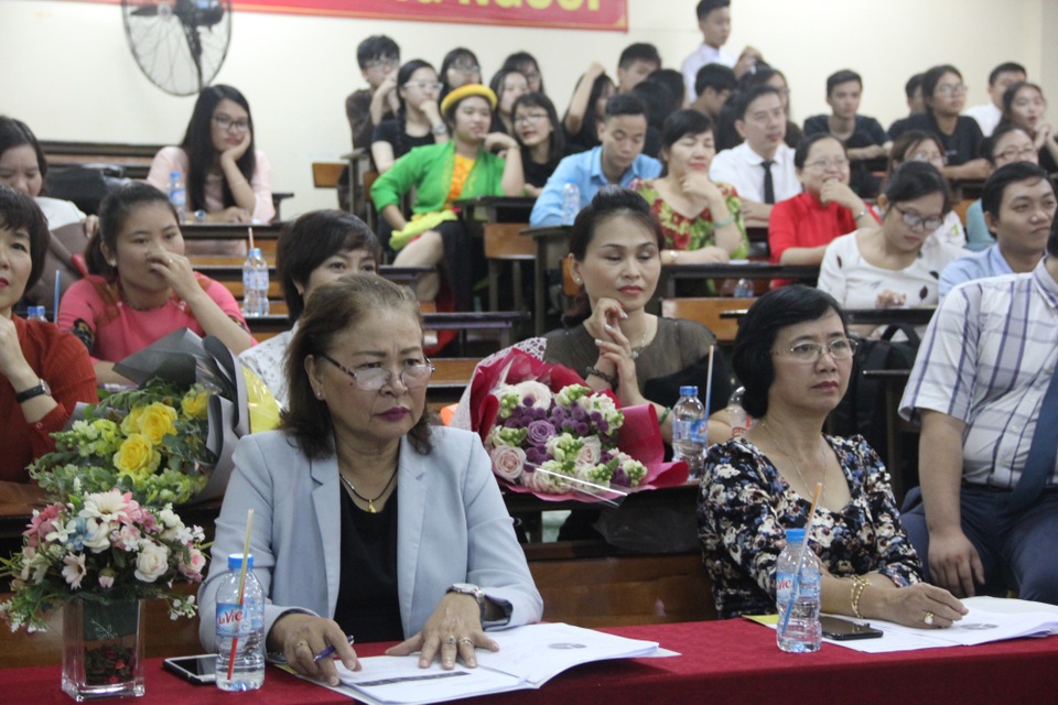 Tiết học có hơn 40 giáo viên dự giờ - 1 Tiết học có hơn 40 giáo viên dự giờ - 1