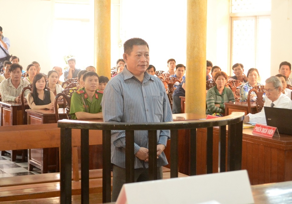 Nguyên Trung tá Công an Campuchia dùng súng bắn chết người lãnh 25 năm tù - 1 Dự kiến trong chiều nay HĐXX sẽ tuyên án nguyên trung tá Lai Bun Thy về hành vi “Giết người”, Tàng trữ, sử dụng trái phép vũ khí quân dụng”.