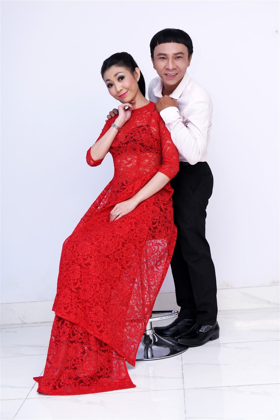 Bạn gái cũ Hoài Linh trẻ trung khó tin dù đã làm bà ngoại - 6 Bạn gái cũ Hoài Linh trẻ trung khó tin dù đã làm bà ngoại - 6