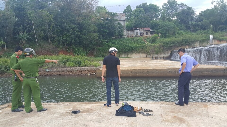 Rủ nhau tắm hồ, 2 học sinh đuối nước thương tâm - 1
Khu vực hồ thủy lợi nơi xảy ra sự việc