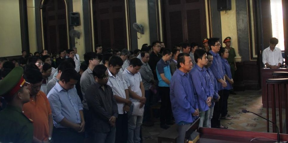 Xét xử đường dây đánh bạc hàng trăm tỷ đồng do người nước ngoài điều hành - 1 Các bị cáo tại tòa