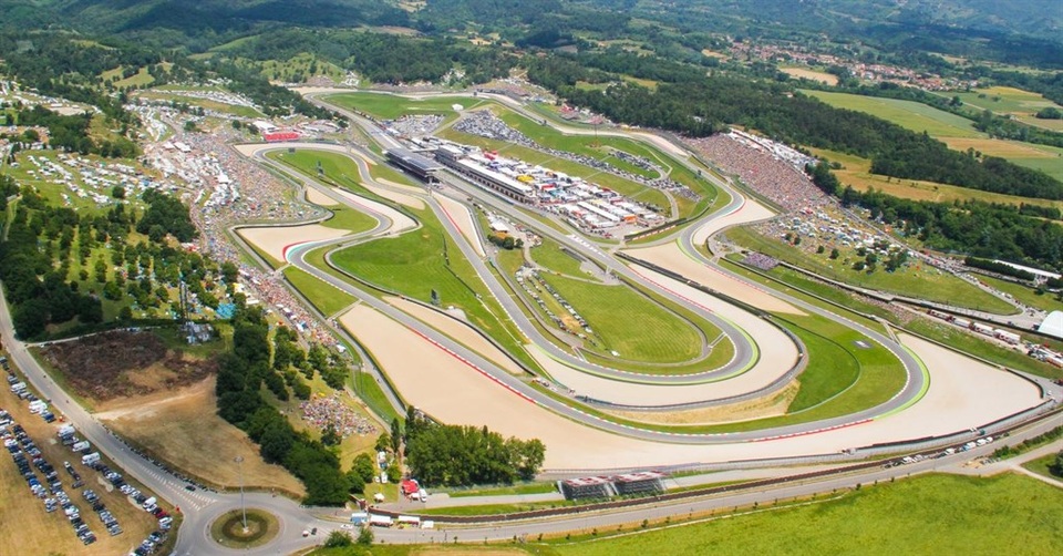 Chặng 6: Vượt qua Rossi, Vinales có pole tại Mugello - 1 Chặng 6: Vượt qua Rossi, Vinales có pole tại Mugello - 1