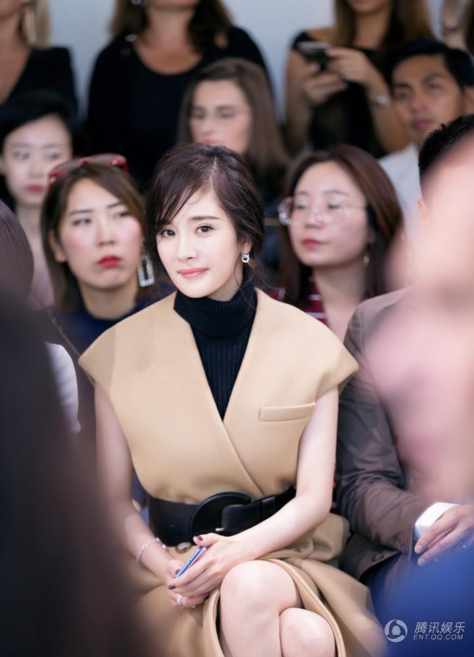 Dương Mịch đẹp rạng ngời bên "người tình màn ảnh" Triệu Hựu Đình - 3 Dương Mịch đẹp rạng ngời bên "người tình màn ảnh" Triệu Hựu Đình - 3