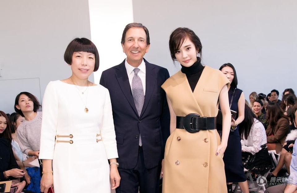 Dương Mịch đẹp rạng ngời bên "người tình màn ảnh" Triệu Hựu Đình - 7
Dương Mịch vừa đón sinh nhật lần thứ 31 và ngày càng thành công, nổi tiếng. Cô góp mặt liên tục tại các sự kiện thời trang quốc tế trong vài năm trở lại đây.