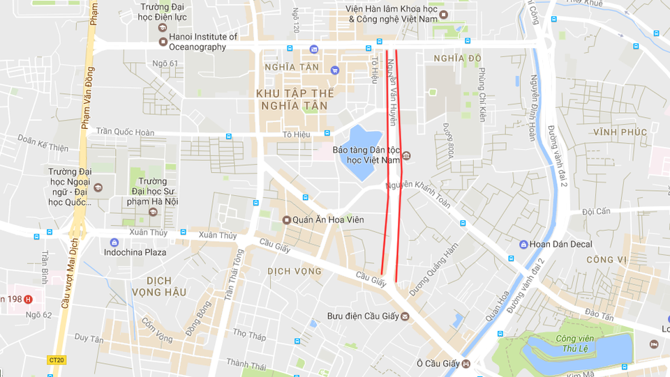 
Đường Nguyễn Văn Huyên kéo dài (Cầu Giấy, Hà Nội) được thông xe năm 2015, có chiều dài chỉ hơn 500m nhưng tổng mức đầu tư lên tới hơn 969 tỷ đồng (trung bình gần 2 tỷ đồng/m).
