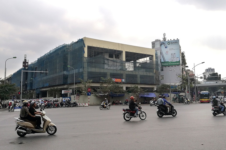 Trải nghiệm Hà Nội từ trên cao đường sắt Cát Linh - Hà Đông - 2
Ga Cát Linh: Nằm ở khu vực trung tâm của thủ đô Hà Nội, là một trong hai đầu tuyến của đường sắt trên cao đầu tiên ở Việt Nam.