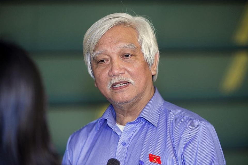 “Giành lại vỉa hè cho người đi bộ là cuộc đấu tranh không đơn giản” - 1
Nhà sử học Dương Trung Quốc (Ảnh: Việt Hưng)