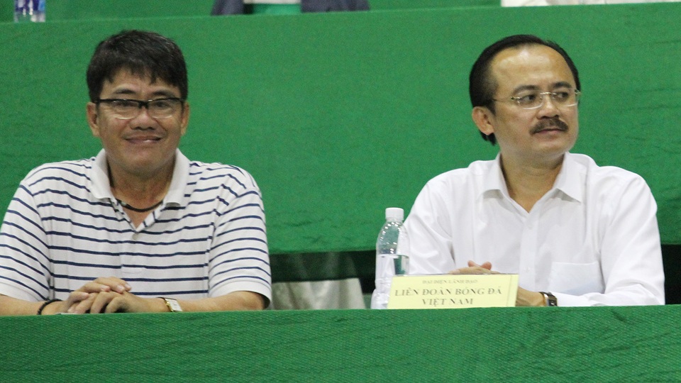 “U20 Việt Nam nên chơi phòng ngự phản công trước U20 Honduras” - 1 Ông Dương Vũ Lâm (trái) cho rằng đá phòng ngự phản công là cách chơi hợp nhất với U20 Việt Nam (ảnh: Trọng Vũ)