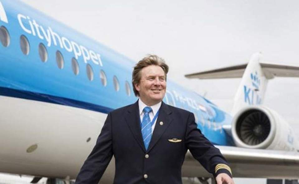 Vua Hà Lan bí mật làm phi công chở khách suốt 21 năm - 1
Vua Hà Lan Willem-Alexander thường lái máy bay thương mại của hãng KLM Cityhopper (Ảnh: AFP)