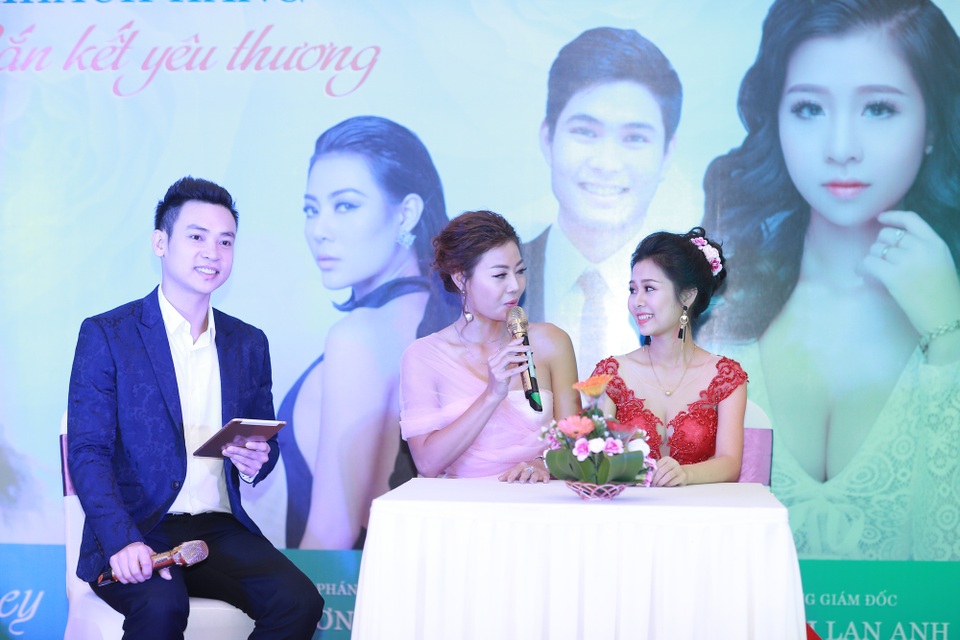 Phan Hương “Người phán xử” lần đầu tiết lộ về người chồng luôn giấu kín - 3 Phan Hương bày tỏ sự trân quý và yêu mến đối với cô em xinh đẹp Hồ Thị Lan Anh.