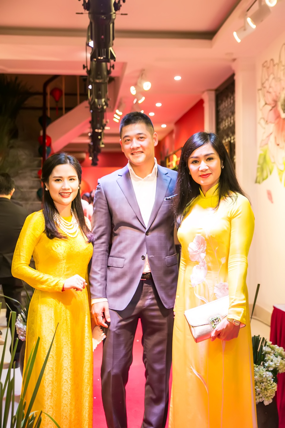 NSƯT Thu Hà: “Tôi luôn thấy mình đẹp” - 8 Siêu mẫu Hải Anh (giữa) cũng xuất hiện.