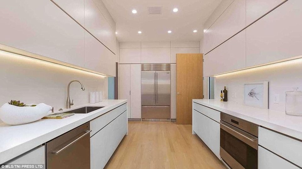 Ngắm dinh thự xa hoa của sao phim "Những bà nội trợ kiểu Mỹ" - 4 
Vợ chồng nữ diễn viên 42 tuổi sẽ sớm chuyển tới sống trong ngôi nhà này