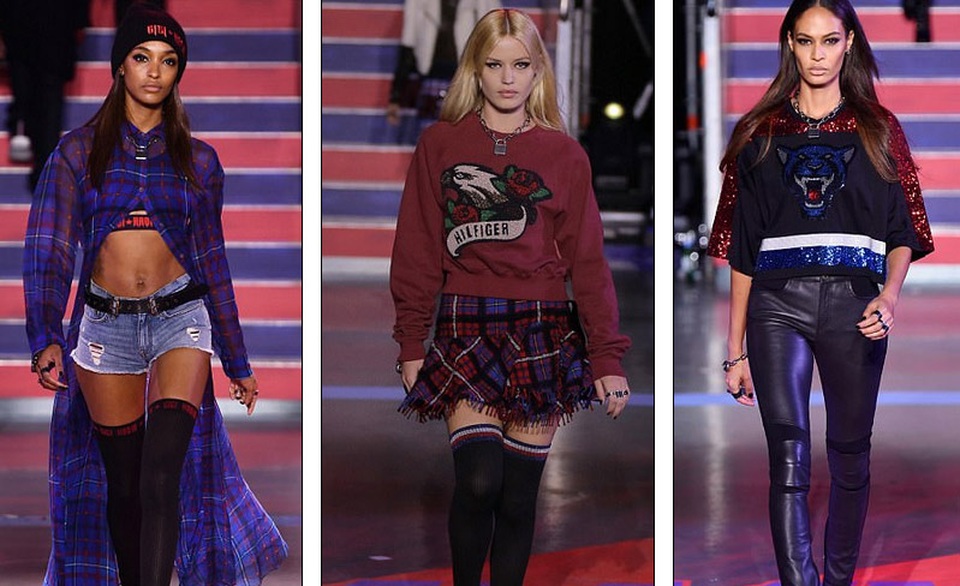 Dàn người đẹp nổi bật trong tuần lễ thời trang London - 8
Jourdan Dunn, Georgia May Jagger và Joan Smalls trình diễn trên sàn catwalk