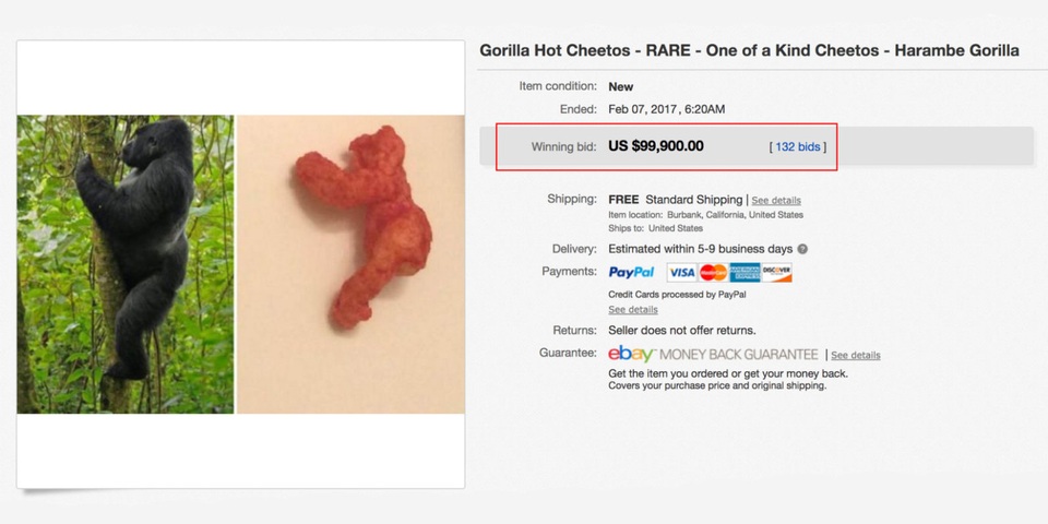 Miếng bim bim Cheeto có hình dạng giống với chú khỉ Harambe bị bắn chết hồi năm ngoái. (Ảnh: eBay)
