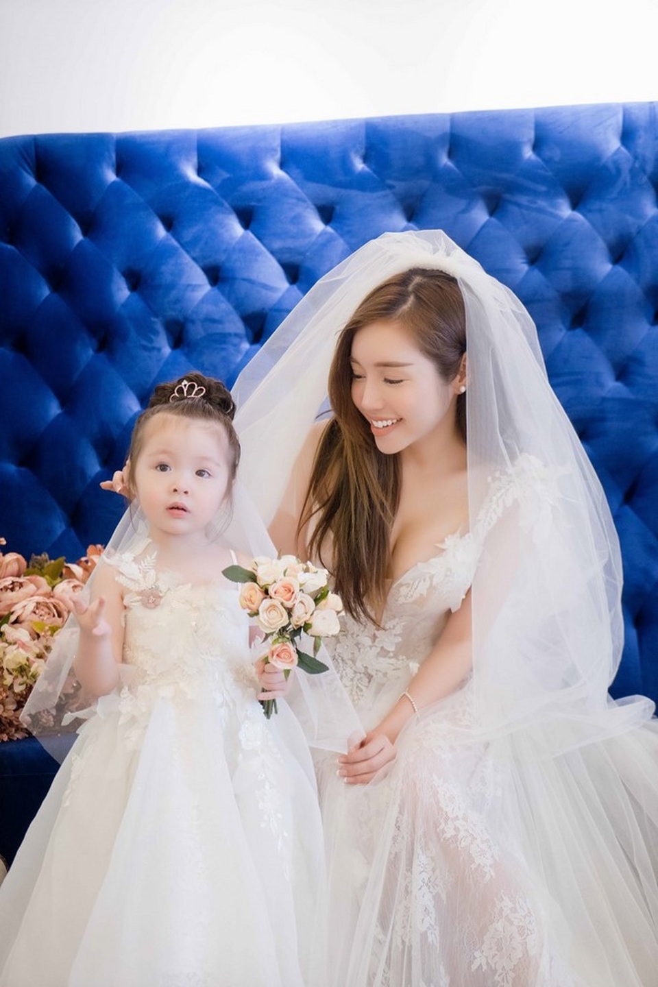 Elly Trần: "Các con là món quà quý giá nhất ngày 8/3" - 8 Elly Trần: "Các con là món quà quý giá nhất ngày 8/3" - 8