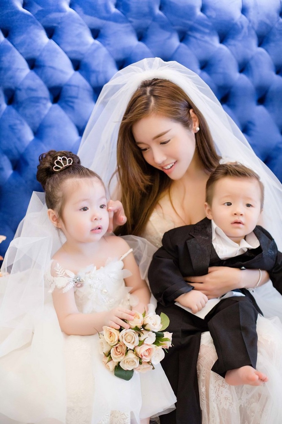Elly Trần: "Các con là món quà quý giá nhất ngày 8/3" - 6 Elly Trần: "Các con là món quà quý giá nhất ngày 8/3" - 6