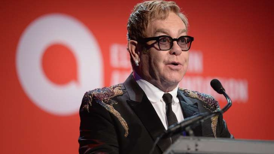 Danh ca Elton John bị ốm nặng, phải hủy diễn - 1
Danh ca Elton John
