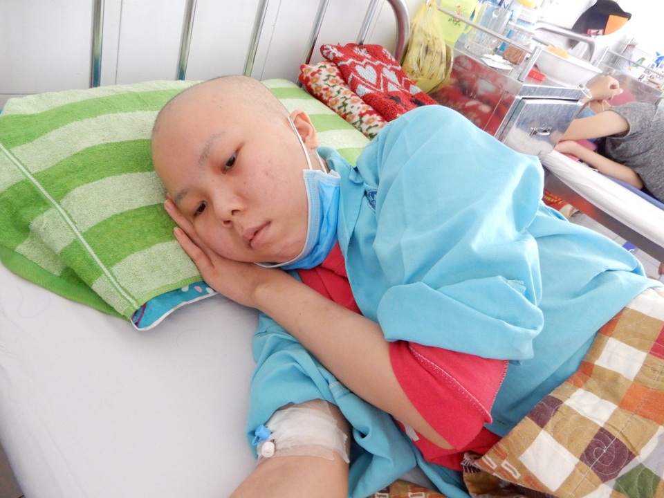 Khi biết mình bị bệnh, Trang rất buồn và khóc rất nhiều